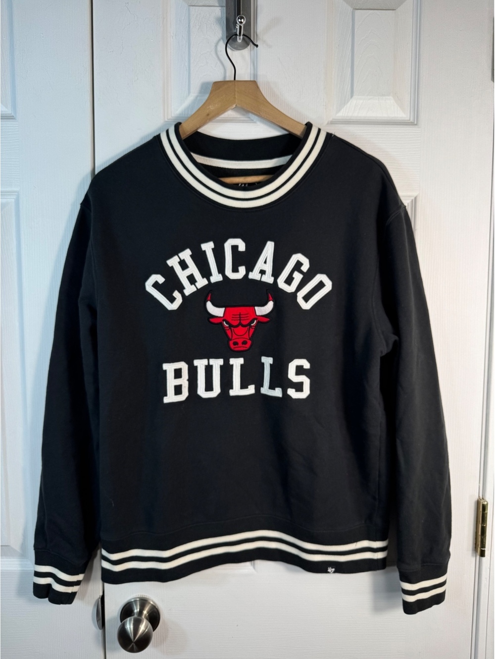 47 Brand Chicago Bulls Black Crewneck Sweatshirt Medium